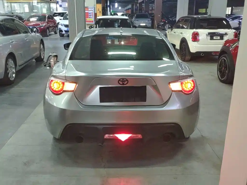 Photo 6 - Toyota 86