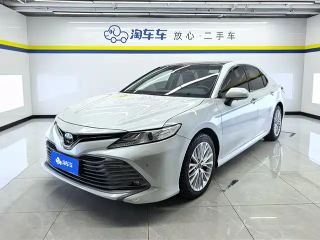 TOYOTA CAMRY
