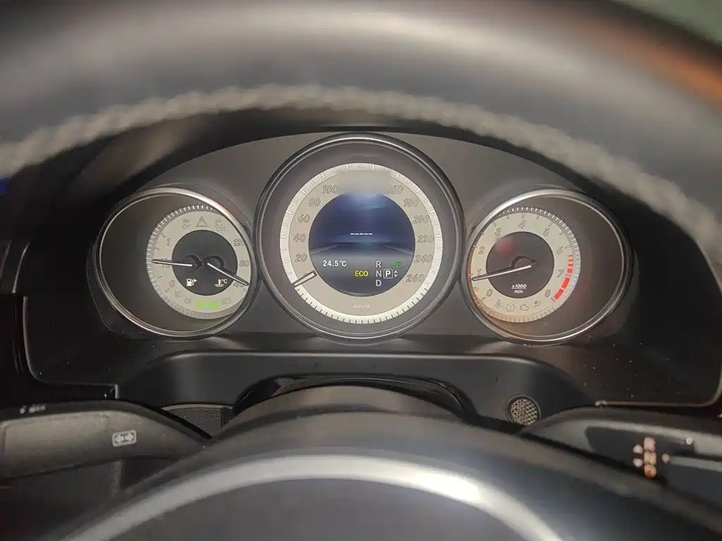 Mercedes-Benz E-Class 2015 E 260 L Sport фото 4