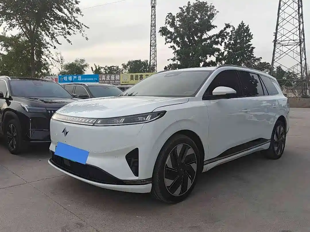 Dongfeng Yipai eπ008 2025 210Ultra Ruyi Edition 5-Seater