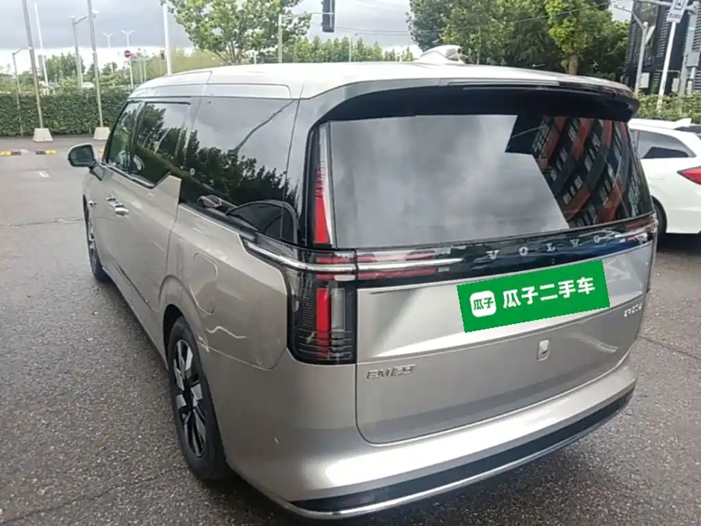 Volvo EM90 2024 2025 Ultra Six-Seater