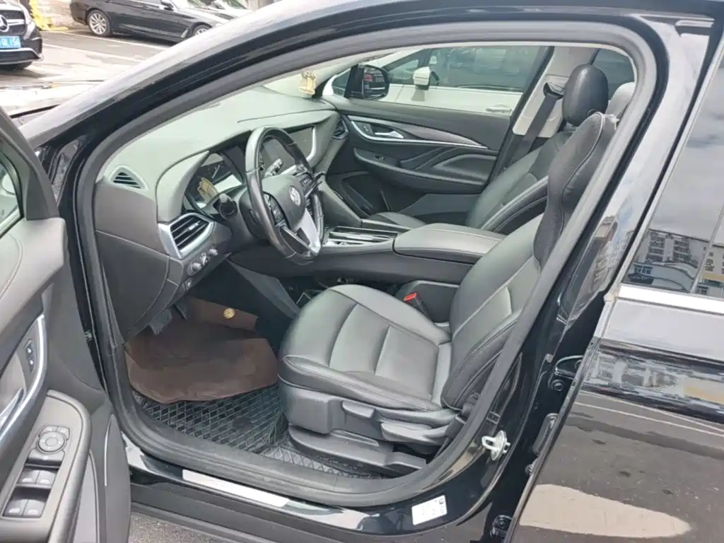 Фото 16 - Buick Enclave