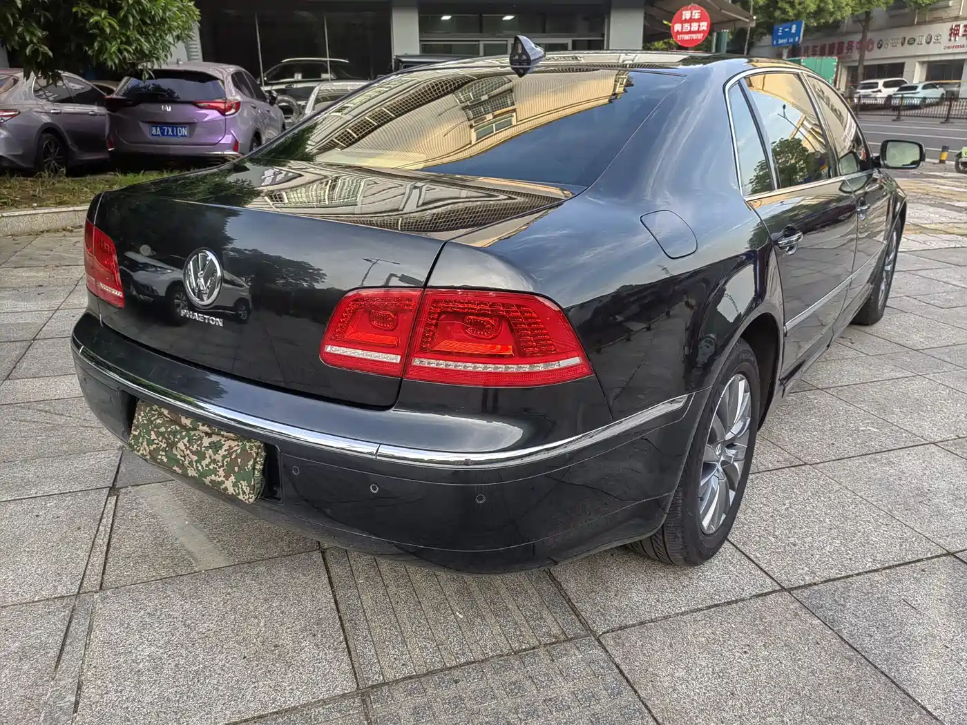 Volkswagen Phaeton 2011 3.6L V6 5-seat Extended Business Edition фото 6