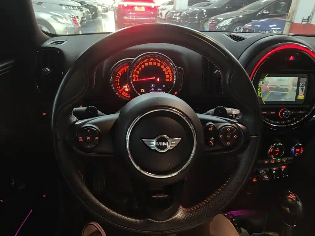 Photo 11 - MINI JCW COUNTRYMAN