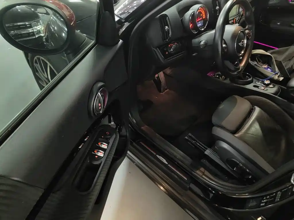 Photo 16 - MINI JCW COUNTRYMAN