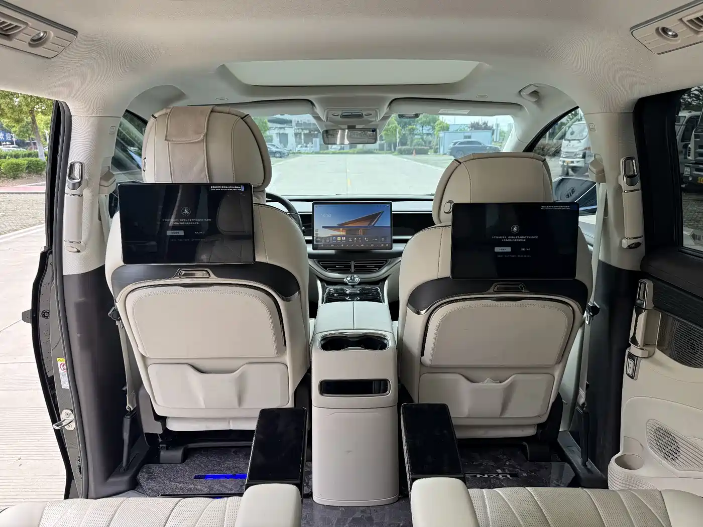Denza D9 2024 DM-i 980 AWD Prestige фото 9