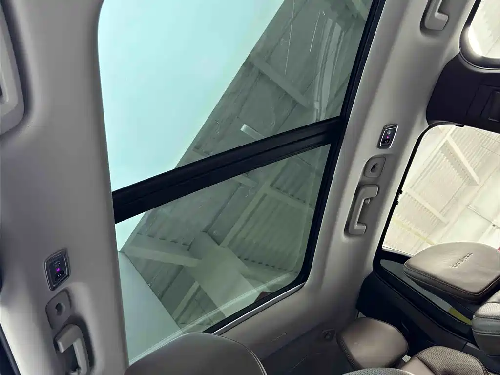 VOLVO XC90 PLUG IN HYBRID