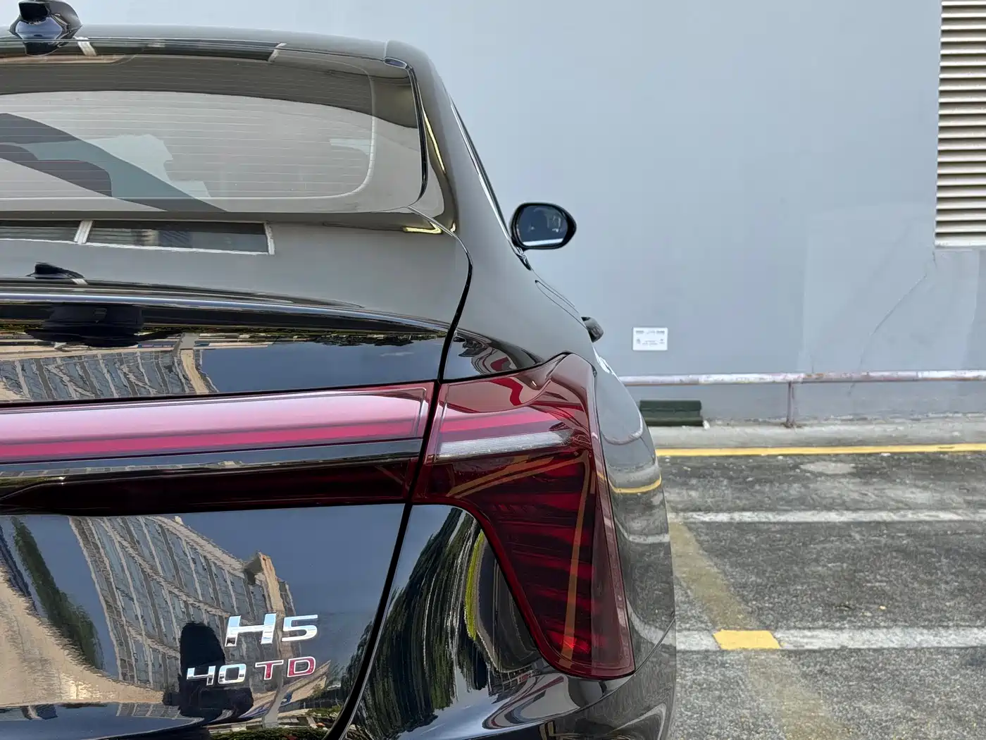 Hongqi H5 2025 2.0T Automatic Mystic Shadow фото 27