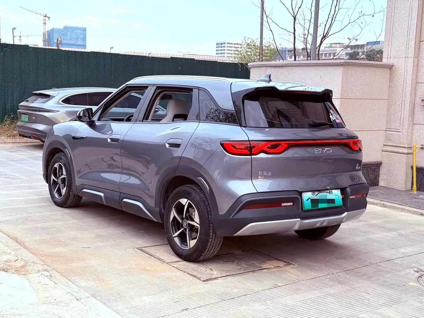 BYD Yuan UP 2024 401KM Surpass Edition фото 10