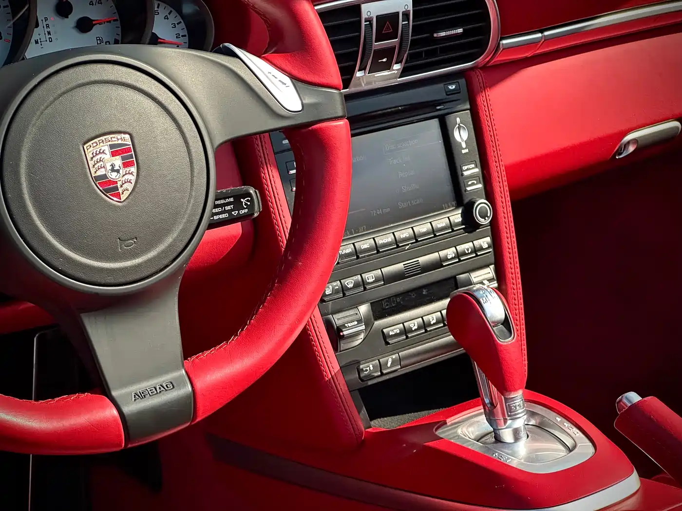 Porsche 911 2010 Carrera 4S Cabriolet 3.8L фото 20