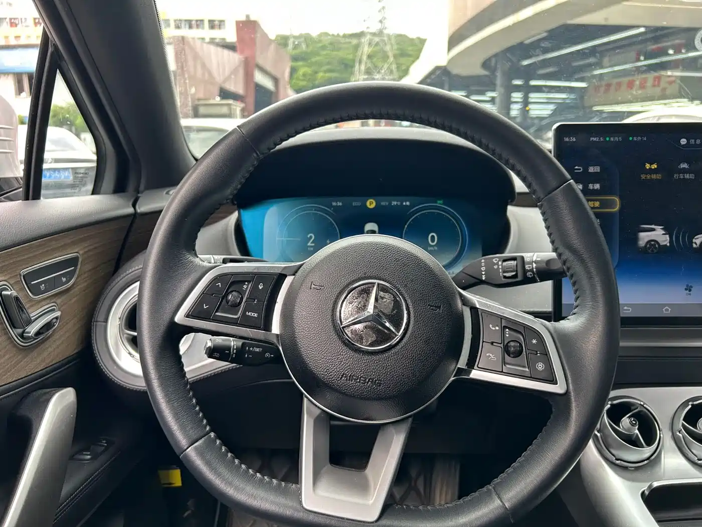 Denza X 2020 PHEV Classic Edition фото 12