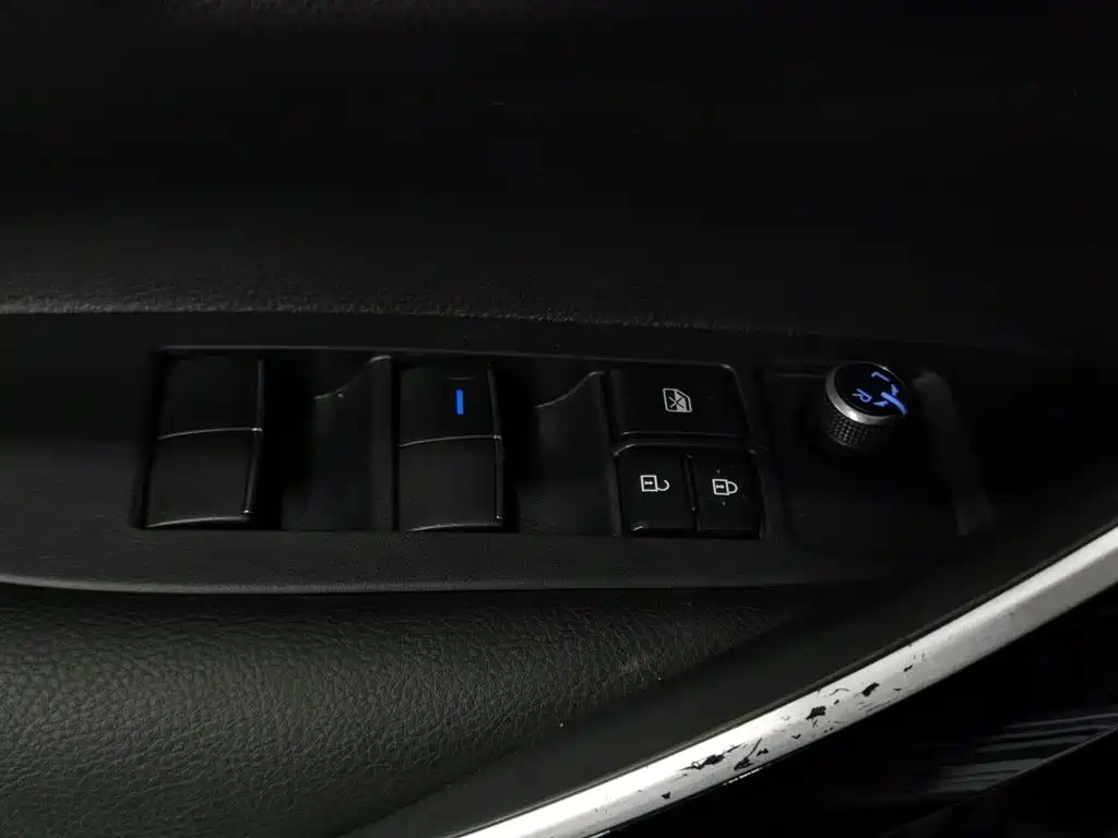 Toyota Corolla 2021 Hybrid 1.8L E-CVT Elite Edition фото 9