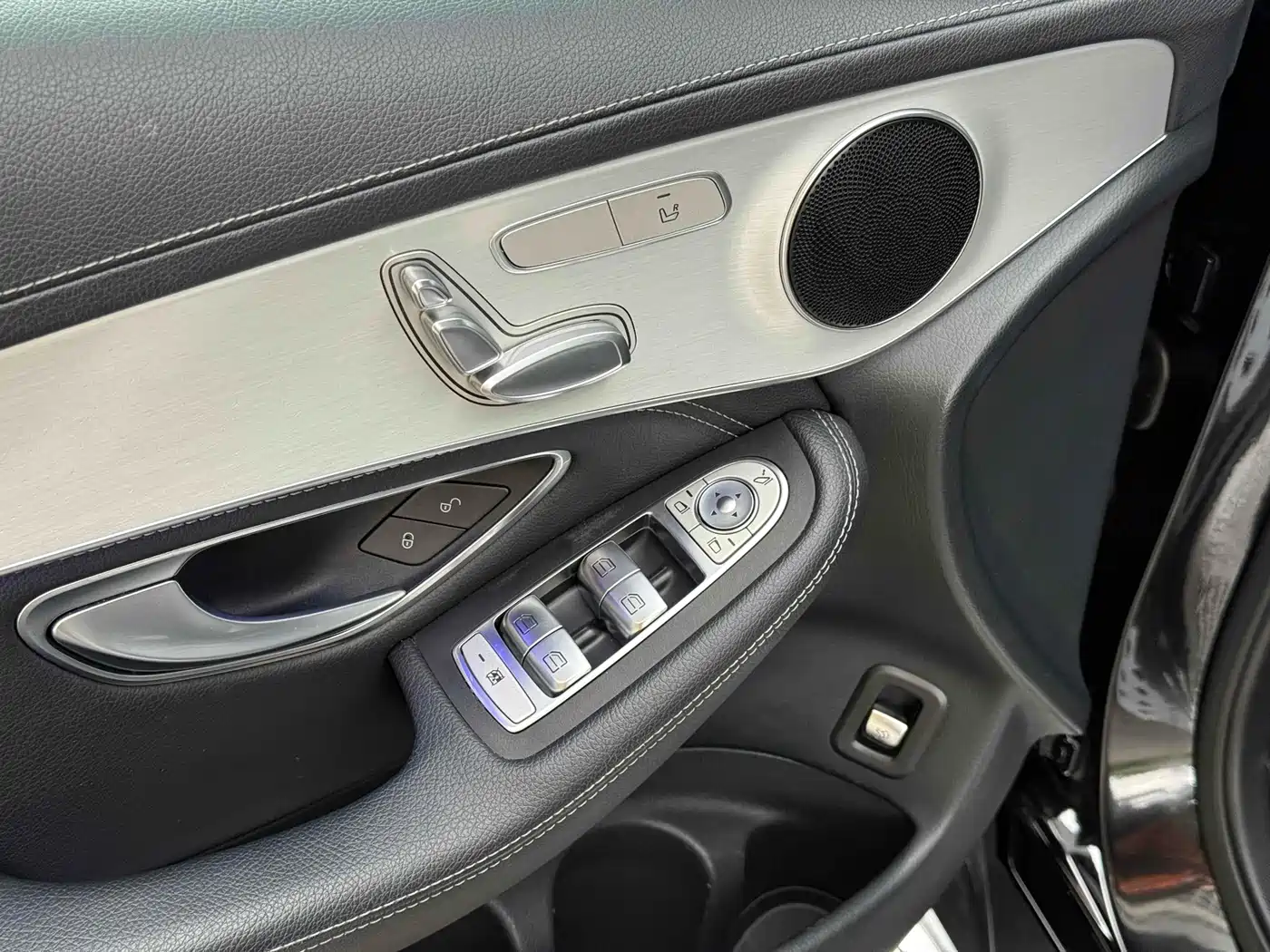 Mercedes-Benz GLC 2020 Facelift GLC 260 L 4MATIC Dynamic фото 10