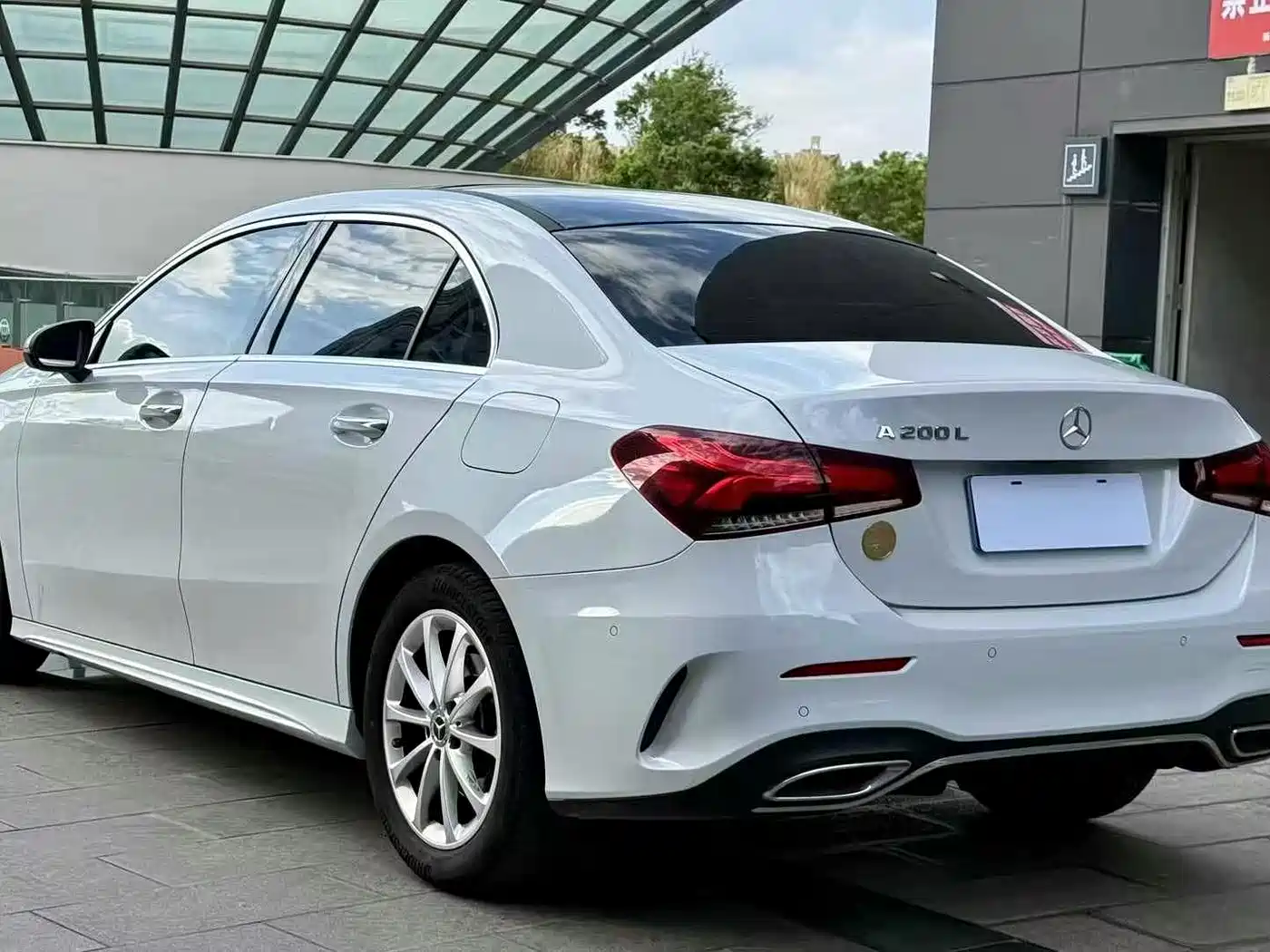 Mercedes-Benz A-Class 2021 A 200 L Sport Sedan Fashion Edition фото 7