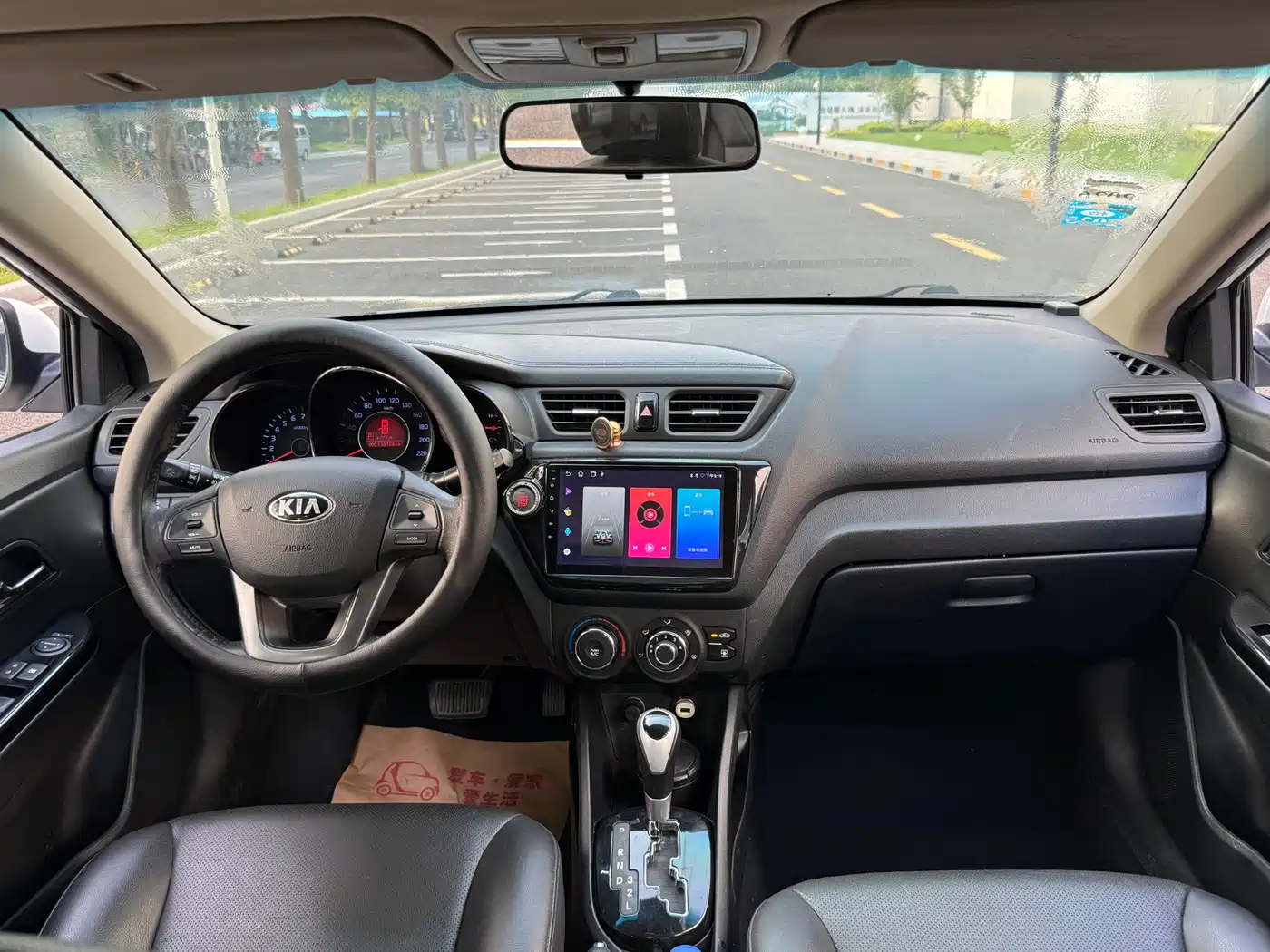 Kia K2 2013 2012 Sedan 1.6L AT Premium ECO Commemorative Edition