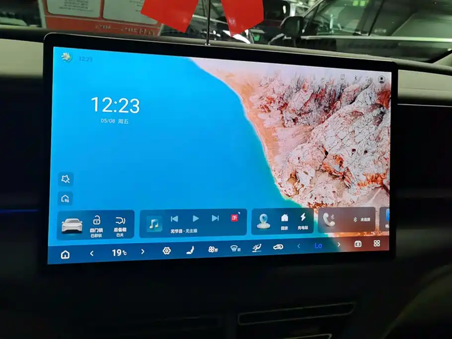 Denza D9 2022 DM-i 970 AWD Flagship фото 13