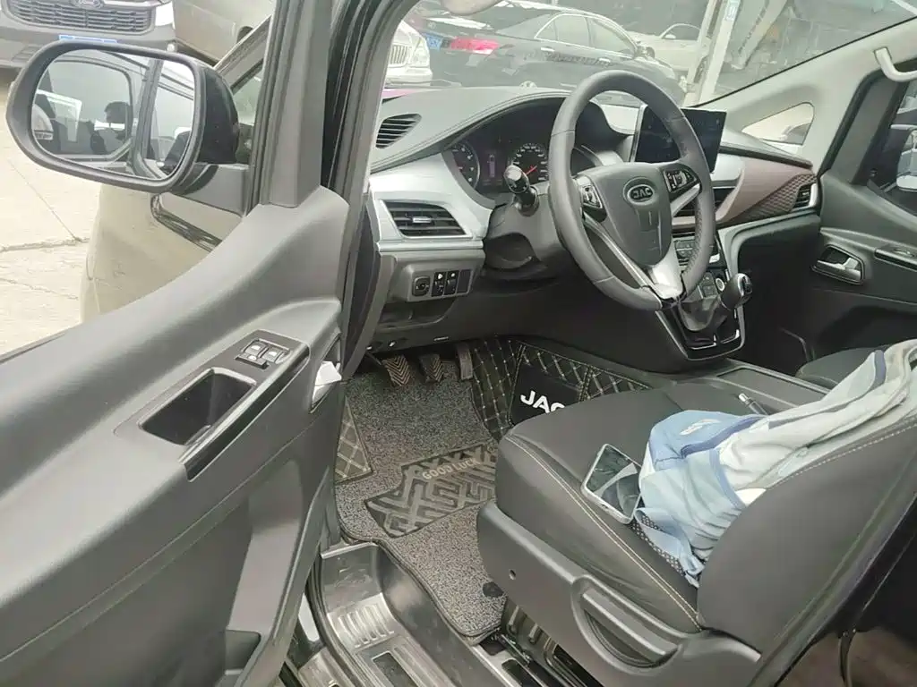 Photo 16 - JAC Refine M3