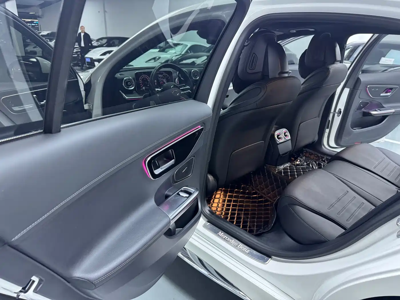 Mercedes-Benz C-Class 2024 C 260 L Sport фото 11