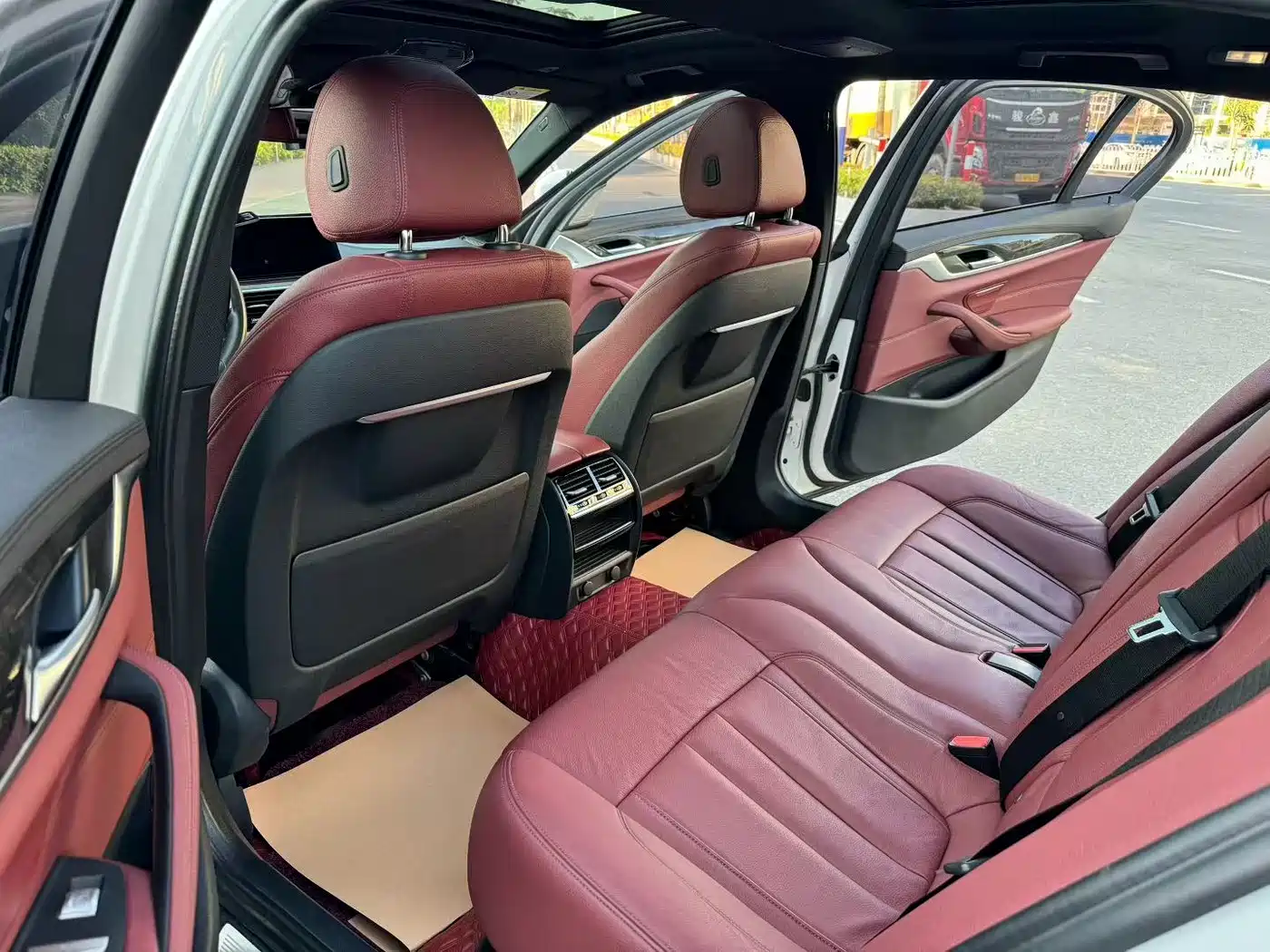BMW 5 Series 2019 530Li Leading M Sport Package фото 6