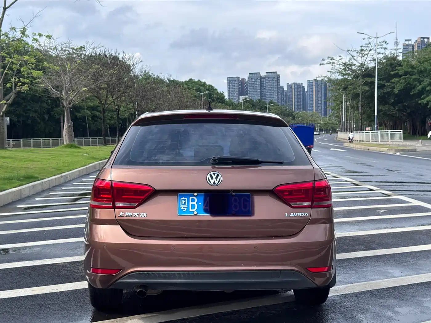 Volkswagen Lavida Tour 2015 1.6L Automatic Trend Edition фото 5