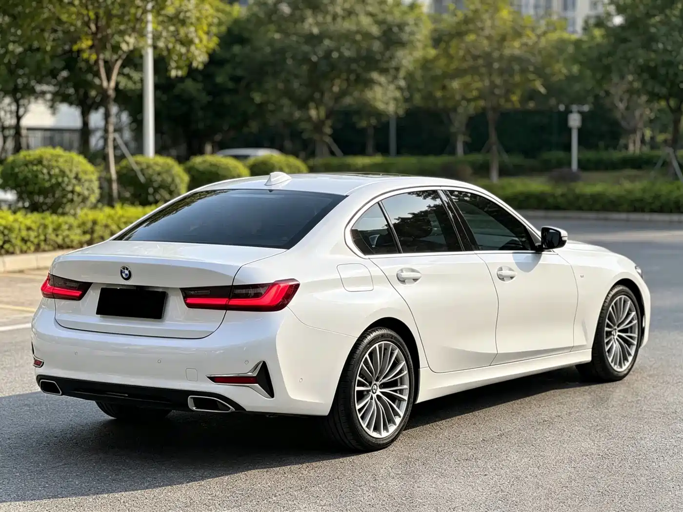 BMW 3 Series 2020 325Li Launch Edition фото 9