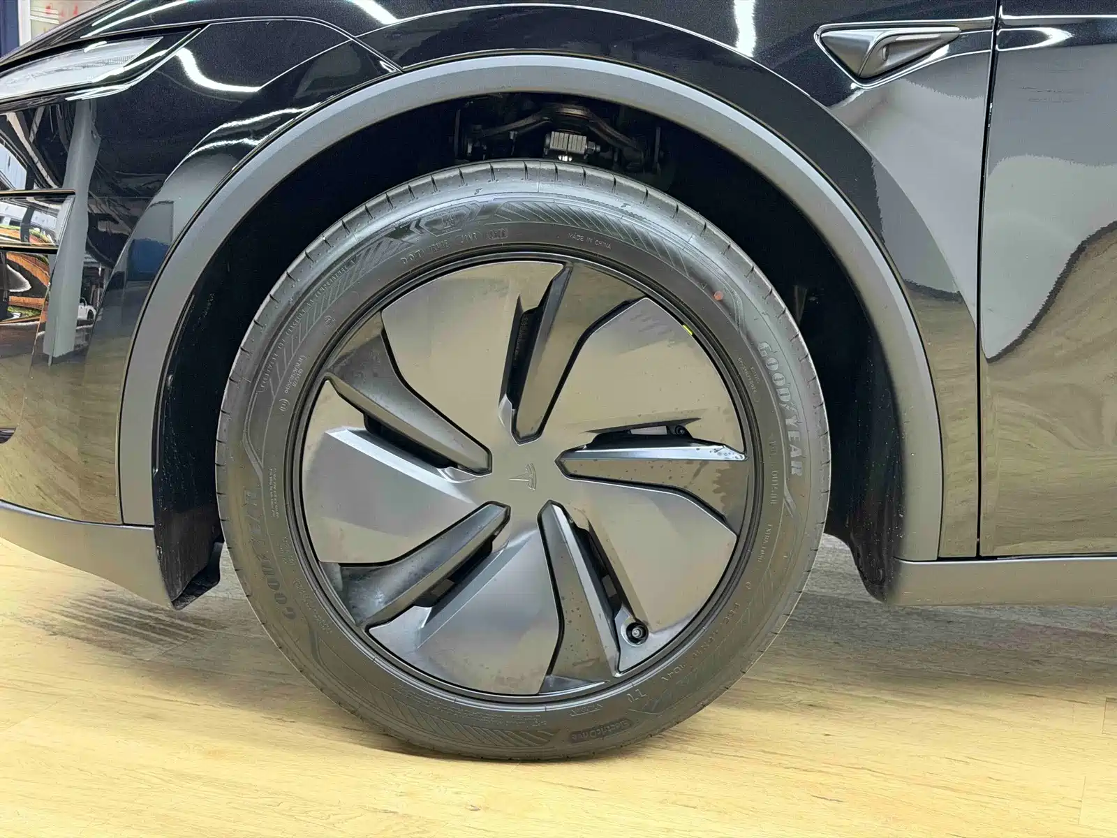 Photo 5 - Tesla Model Y