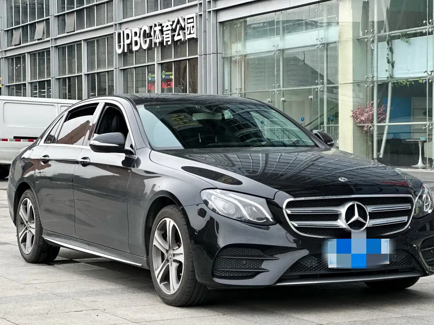 Mercedes-Benz E-Class 2018 E 200 L Sport фото 3
