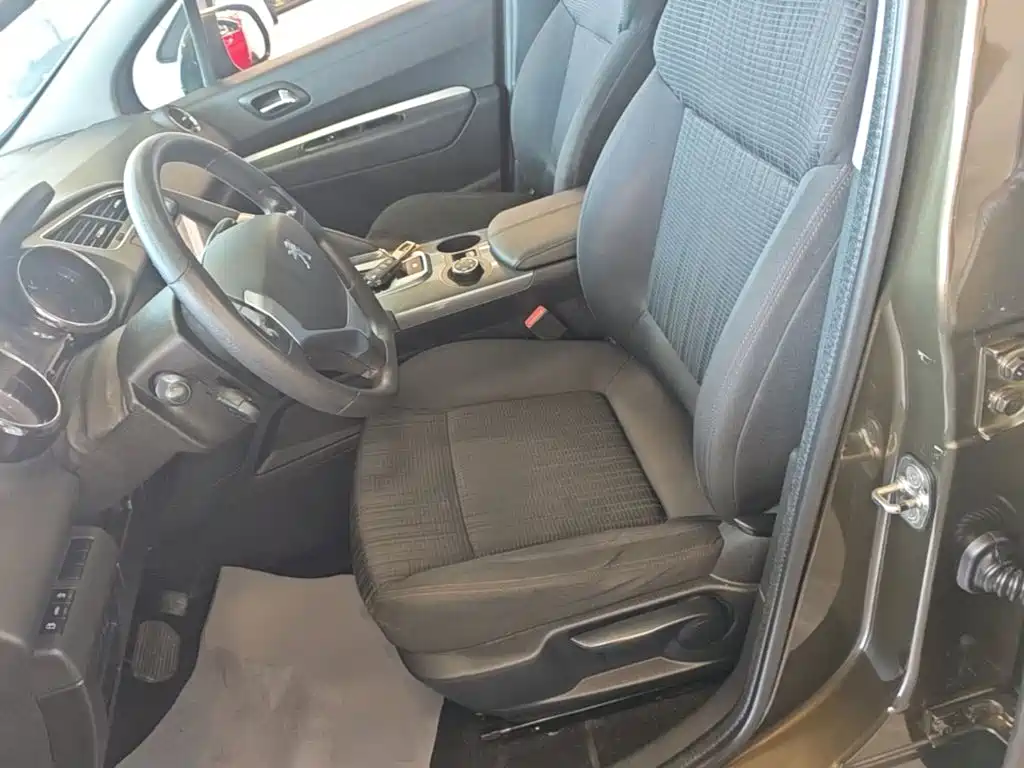 Peugeot 3008 2017 2016 1.6THP Automatic Standard Edition
