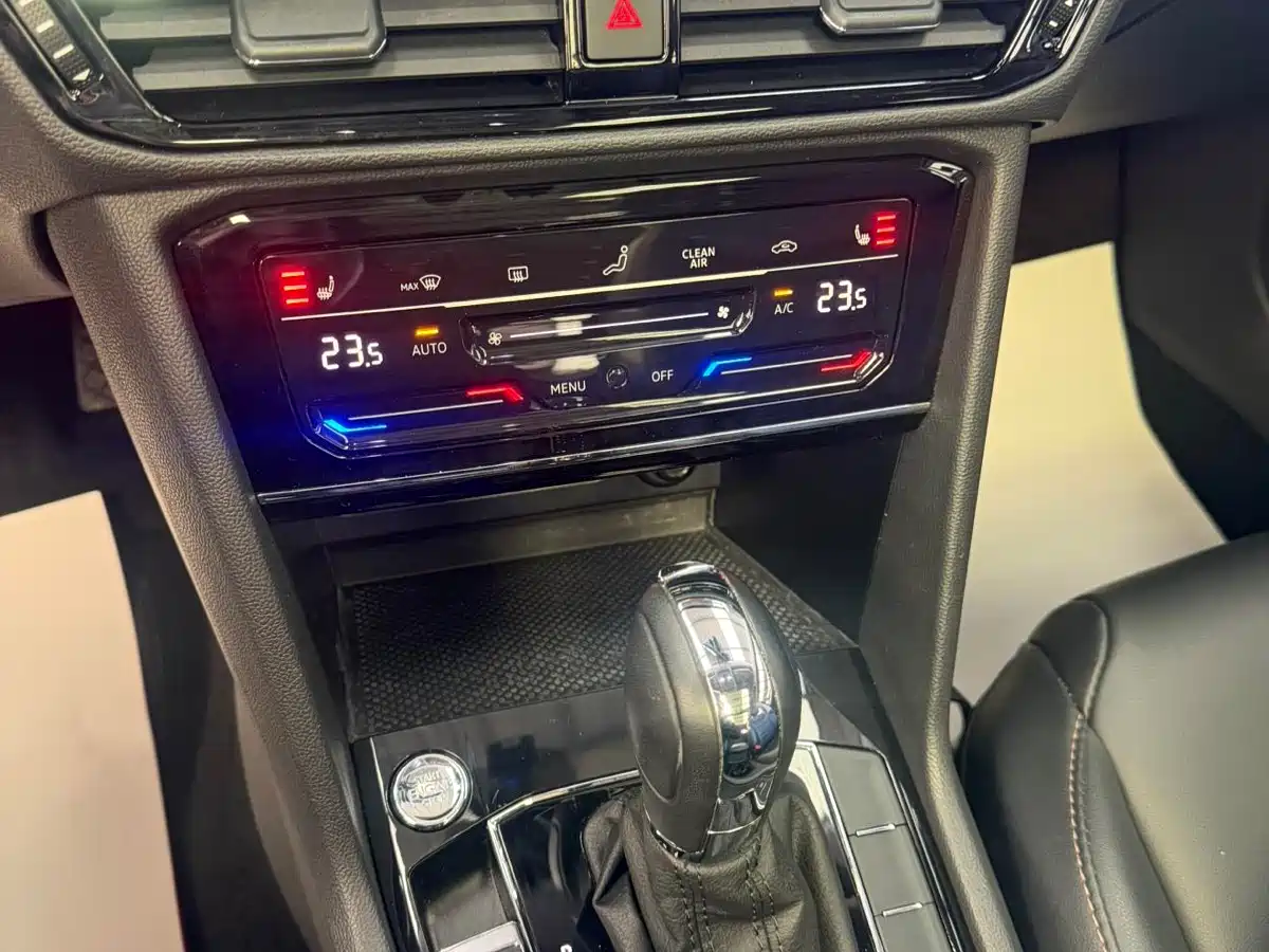 Volkswagen Tharu 2022 280TSI FWD Luxury Edition фото 9