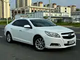 Photo 3 - Chevrolet Malibu