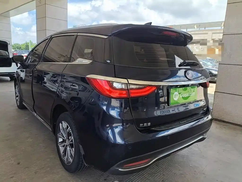 Фото 5 - BYD Song MAX