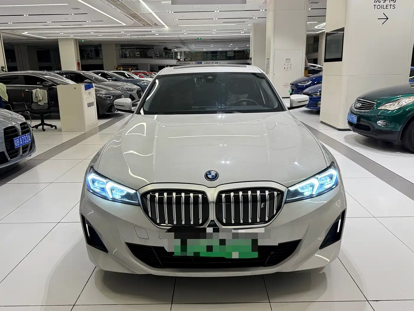 Фото 2 - BMW i3