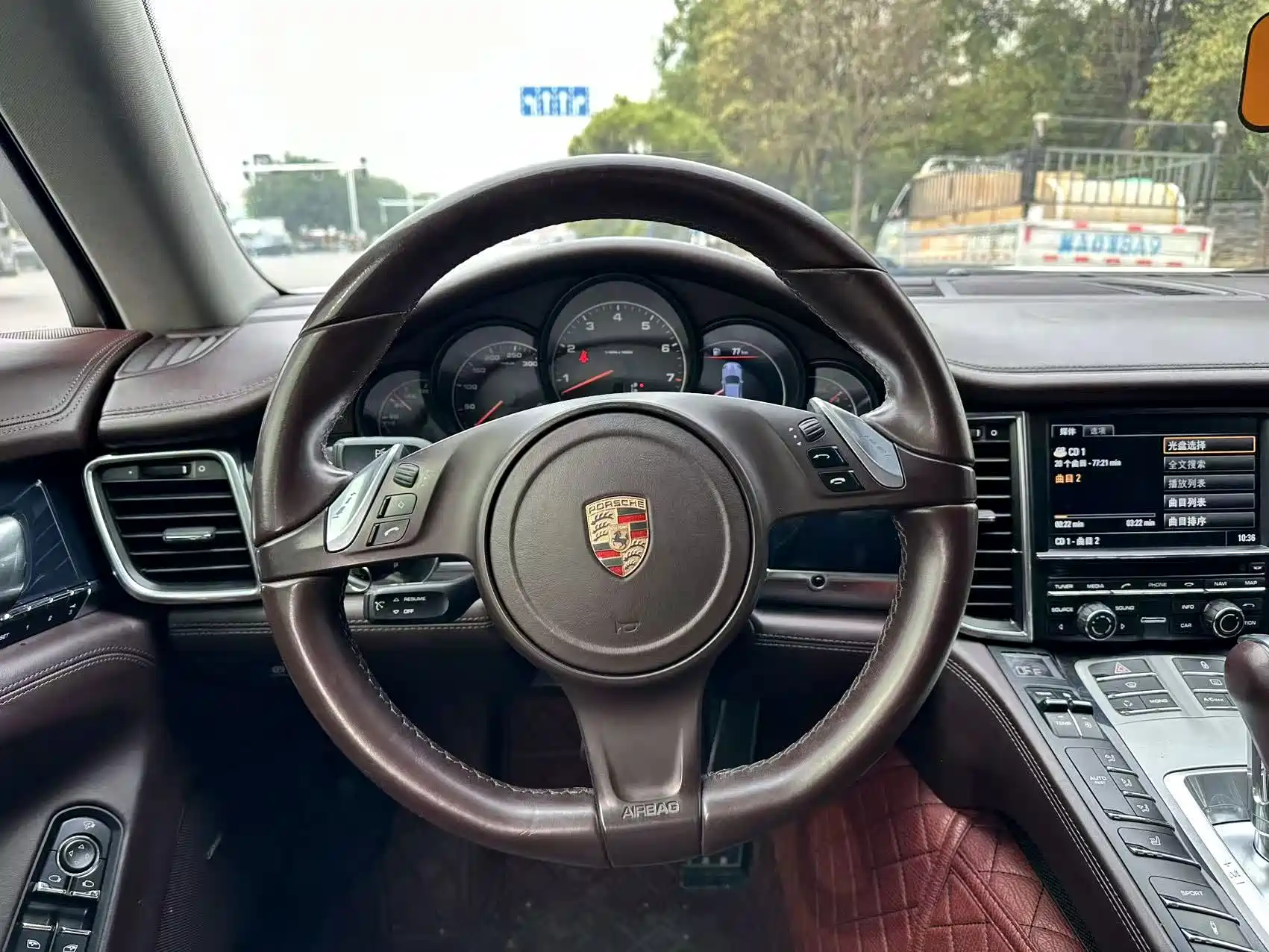 صورة 12 - Porsche Panamera