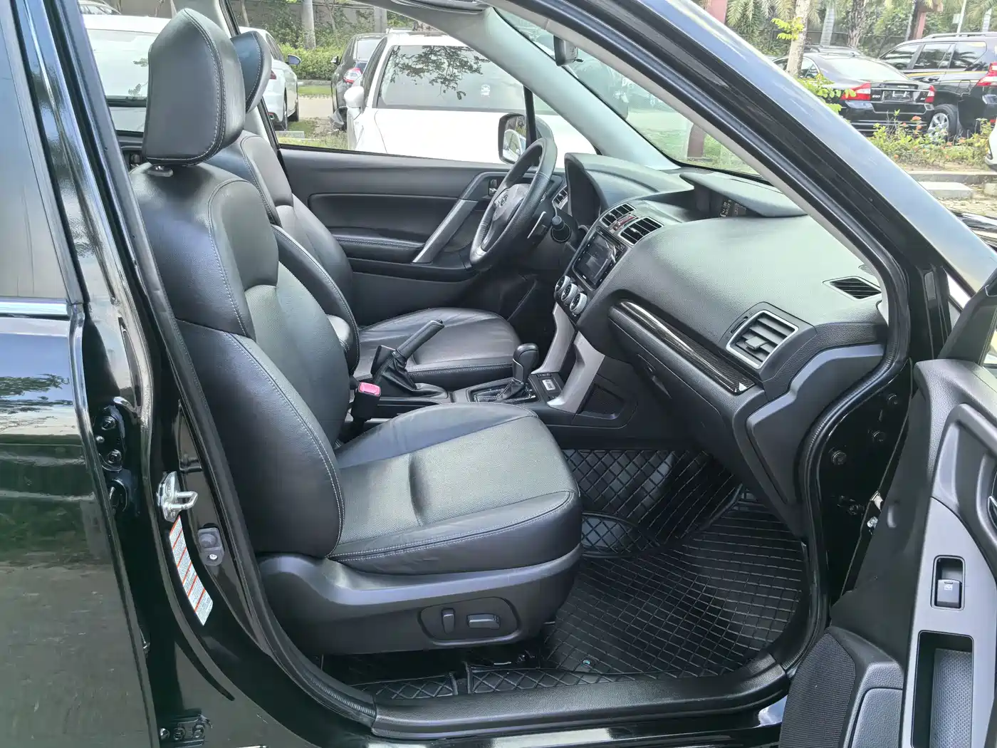 Subaru Forester 2015 2.5i Special Commemorative Edition фото 17