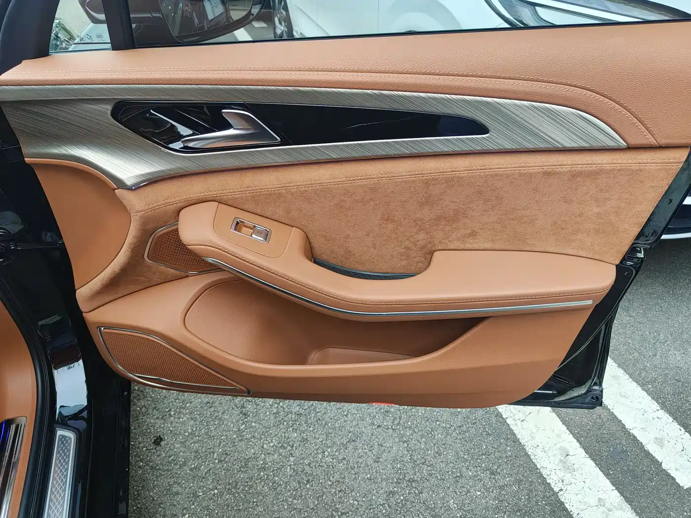 Hongqi H9 2020 2.0T Smart Connection Qi Chang Edition фото 15
