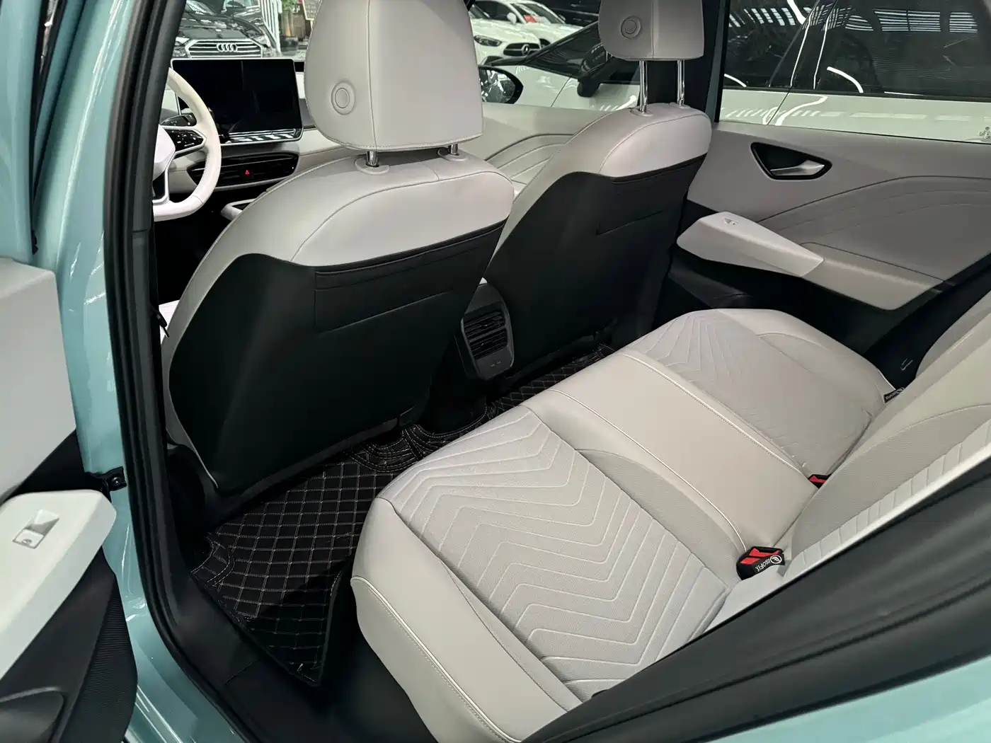 Volkswagen ID.3 2025 Facelift Smart Outstanding Edition фото 5