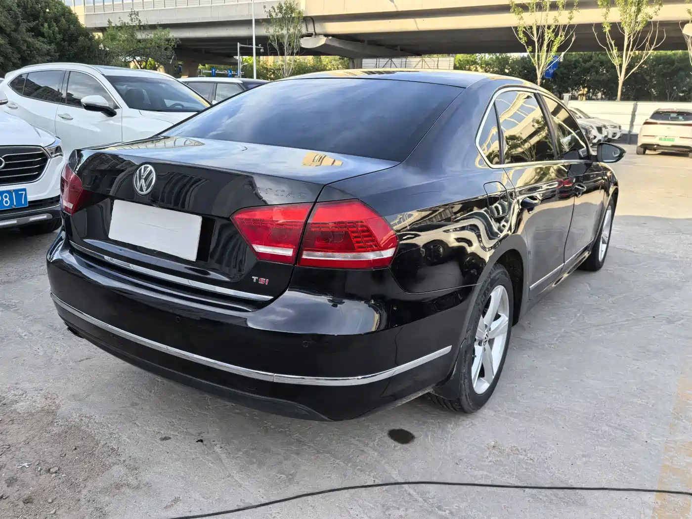 Photo 10 - Volkswagen Passat