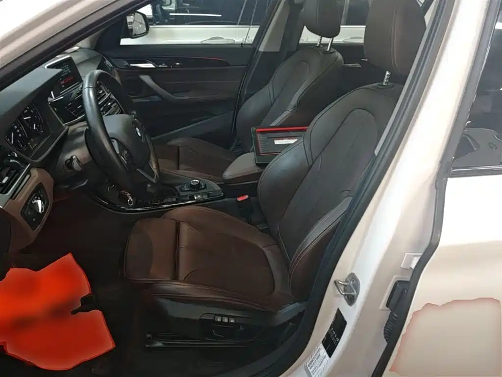BMW X1 2018 sDrive18Li Premium Model фото 15