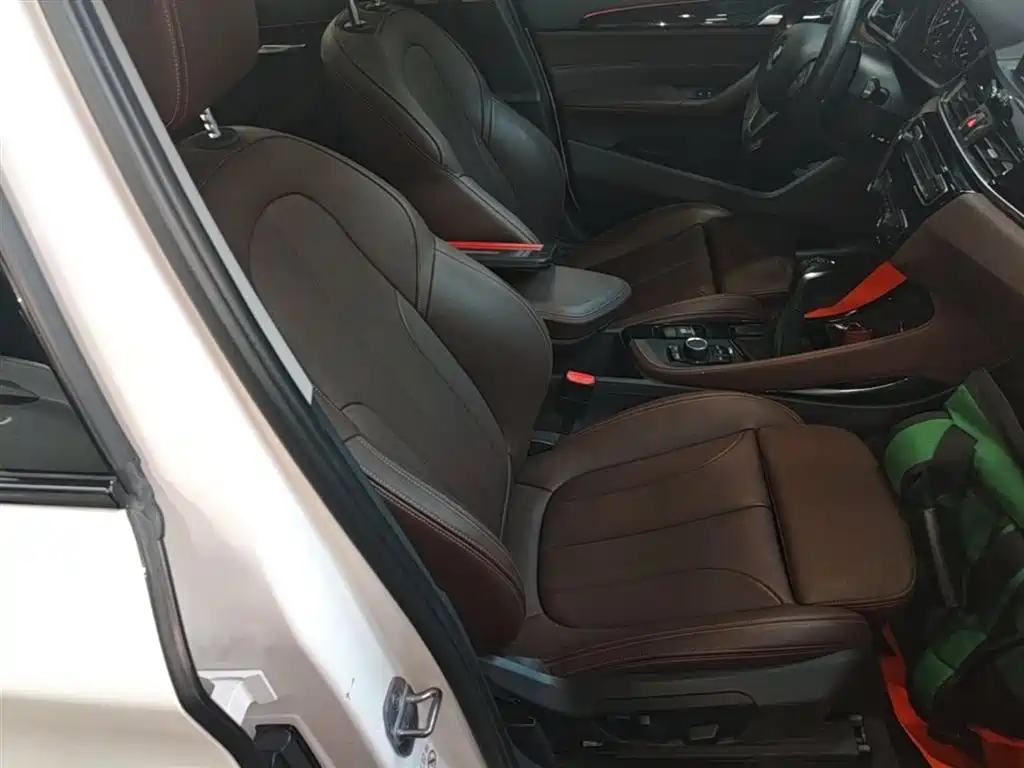 BMW X1 2018 sDrive18Li Premium Model фото 25