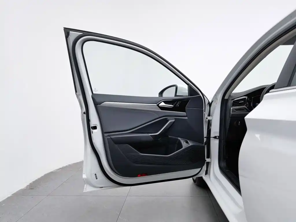 Фото 8 - Volkswagen Sagitar