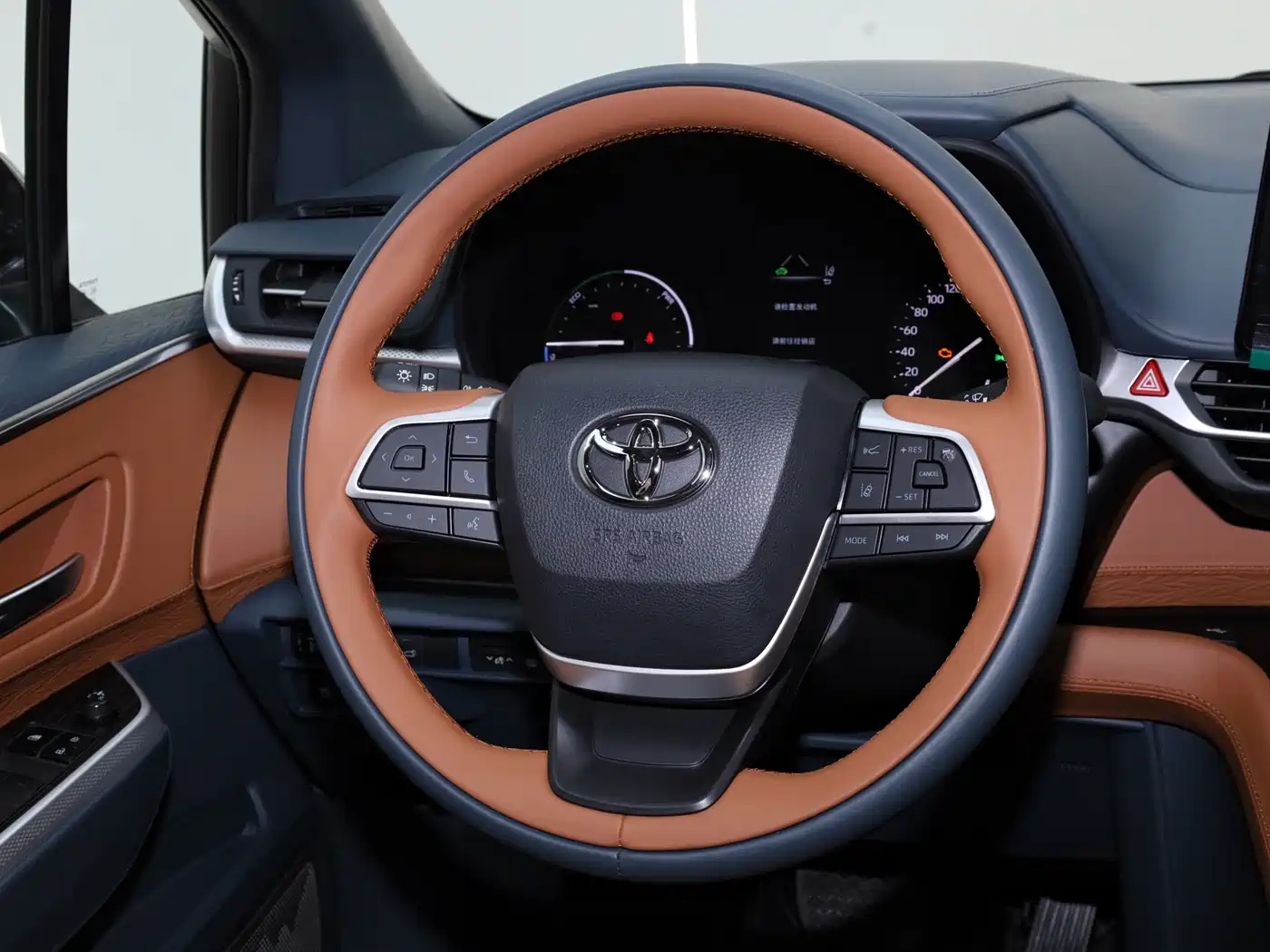 Toyota Granvia 2026 Model 2.5L Hybrid Comfort Edition фото 26
