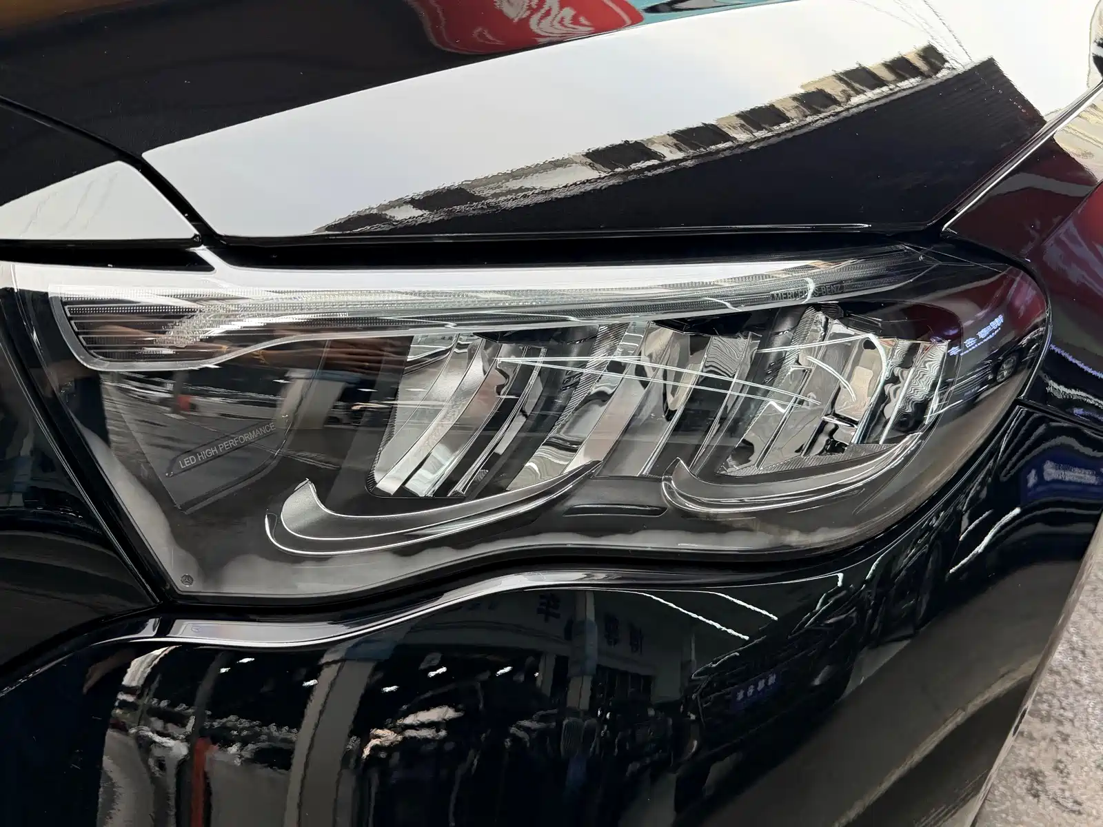 صورة 4 - Mercedes-Benz E-Class