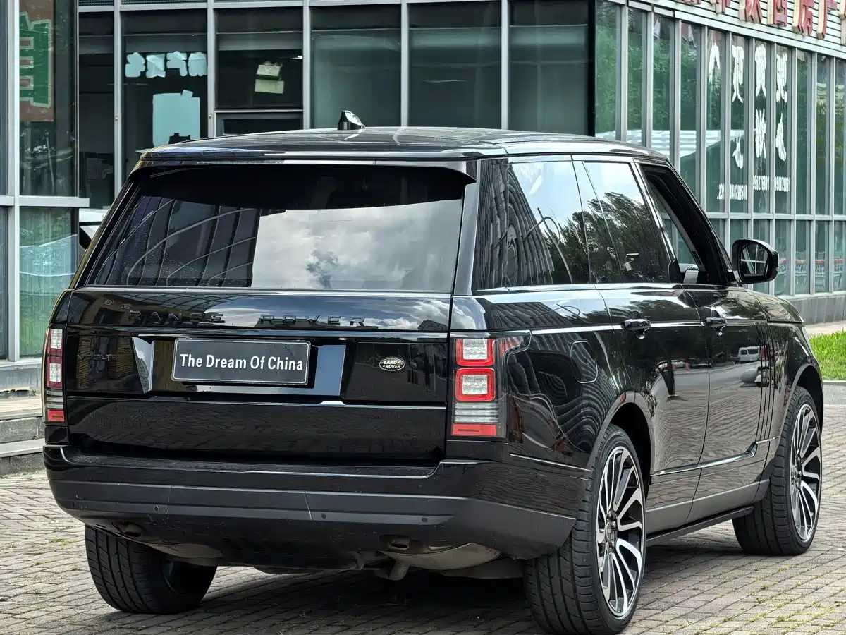 Photo 9 - Land Rover Range Rover