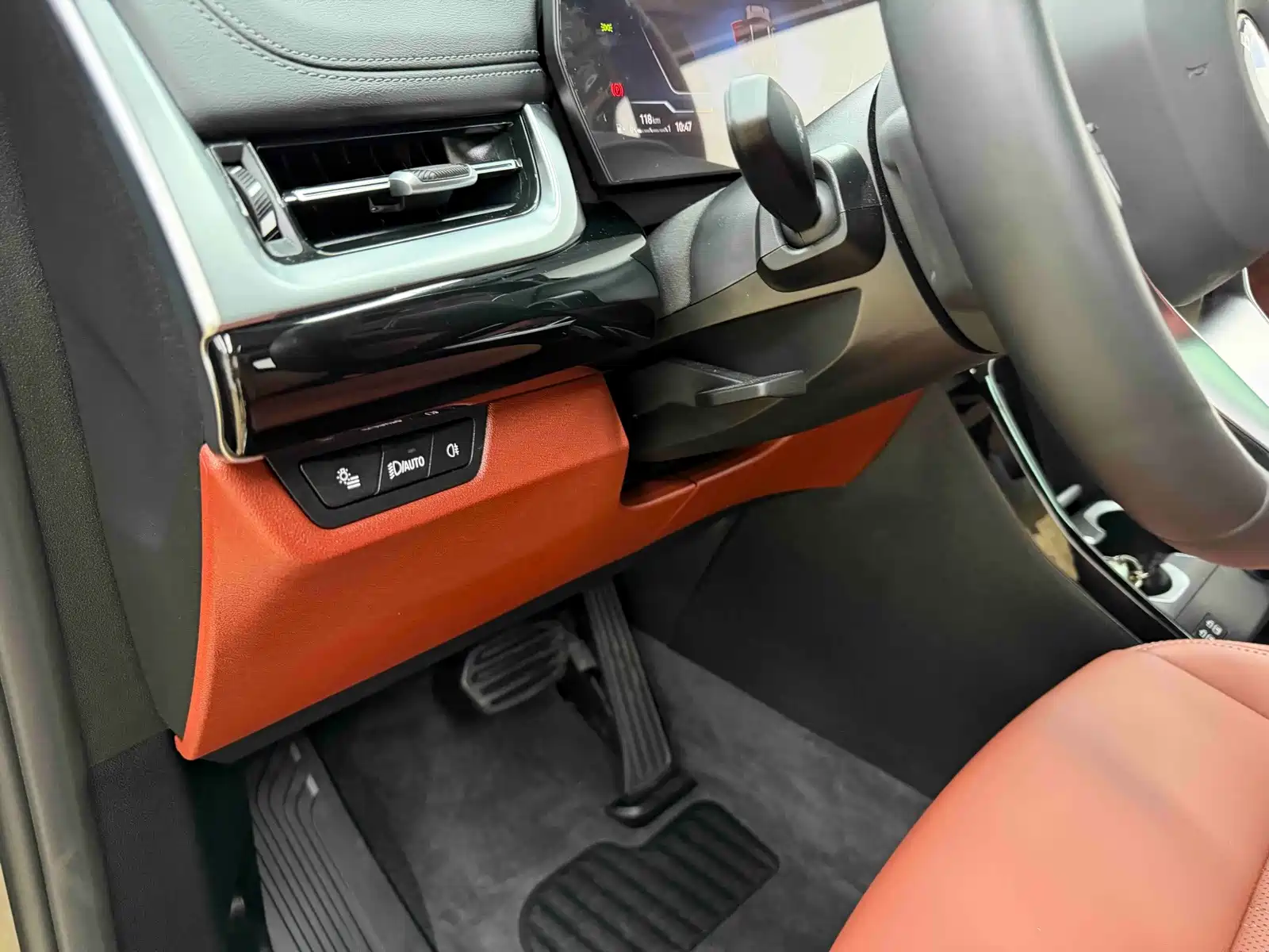 Фото 10 - BMW X1