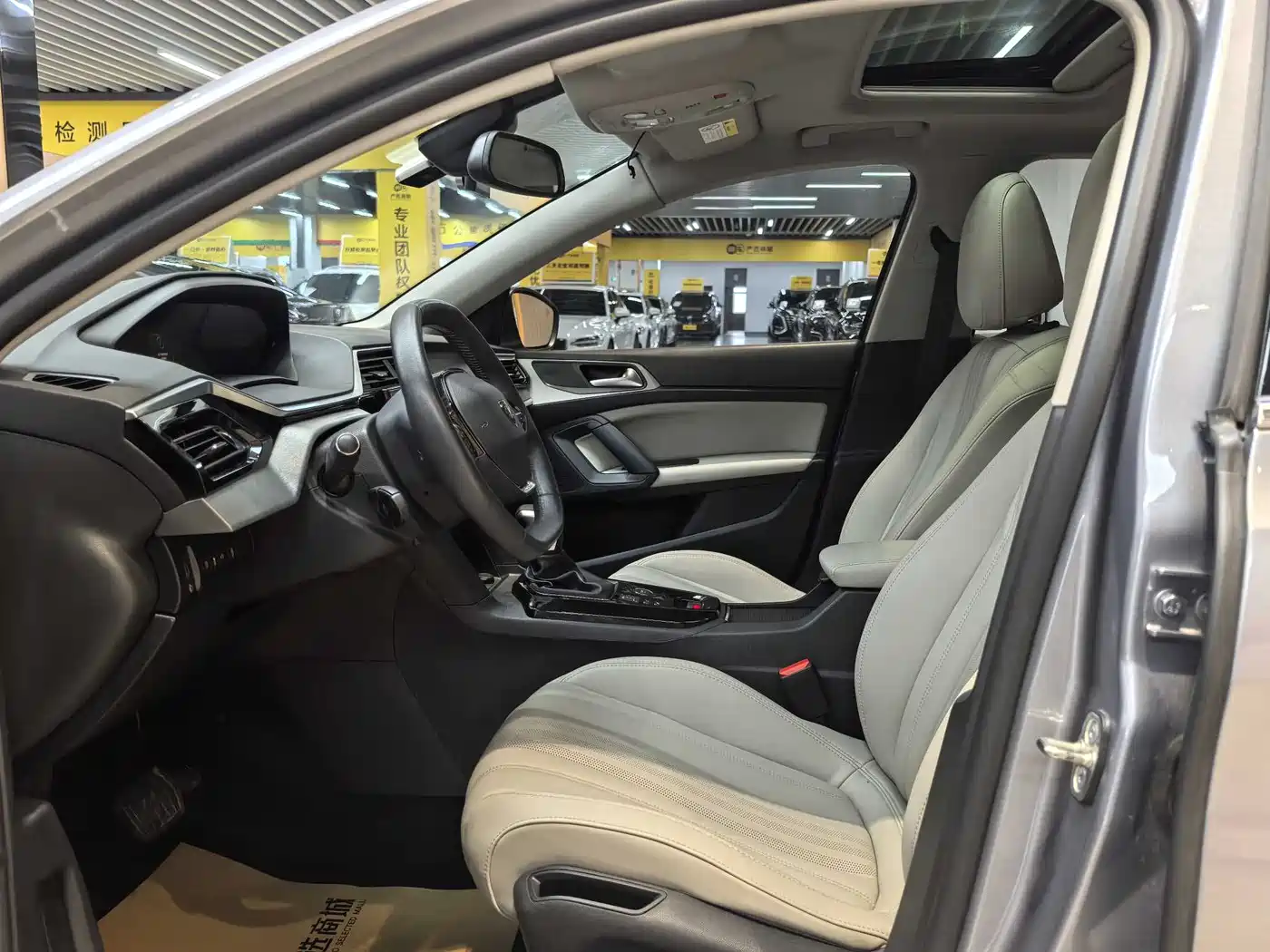 Peugeot 408 2022 1.6T Dream Chaser Edition фото 9