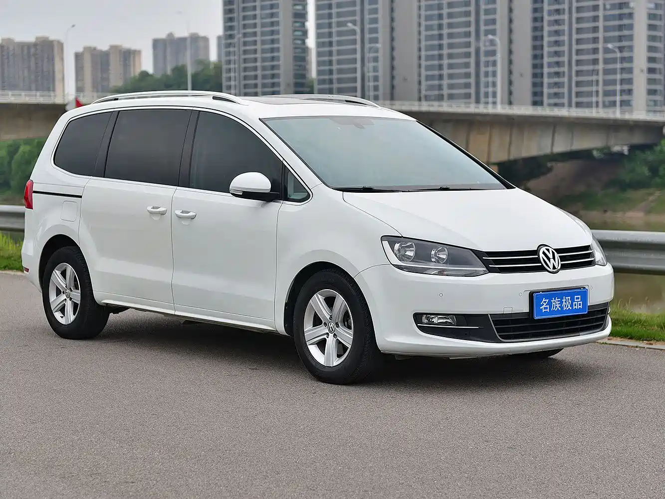 Volkswagen Sharan 2013 1.8TSI Comfort фото 7