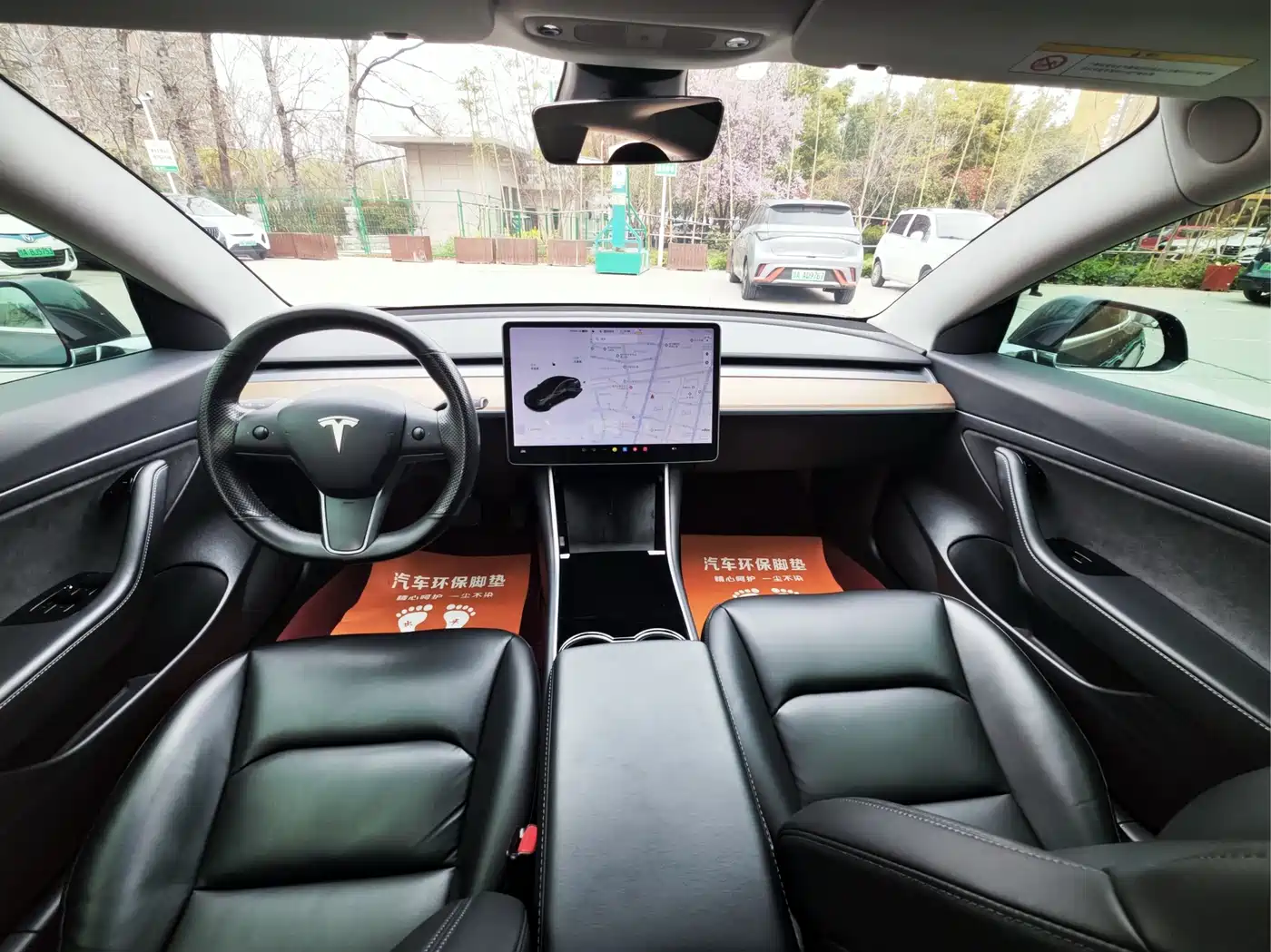 TESLA MODEL 3