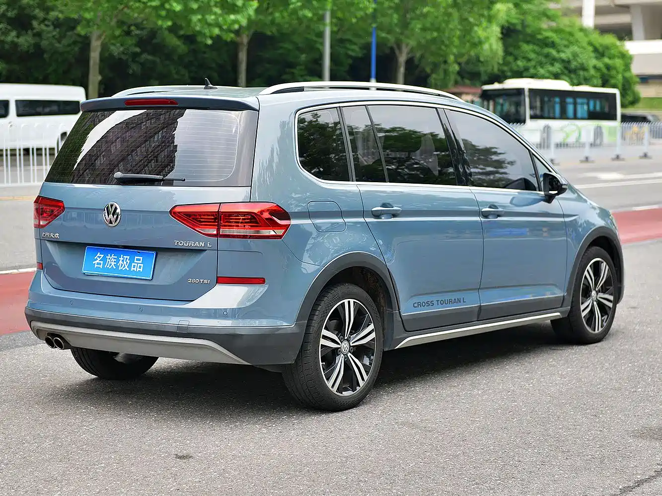 Volkswagen Touran 2018 Touran L 280TSI DSG Cross Edition 7-seater China VI фото 5