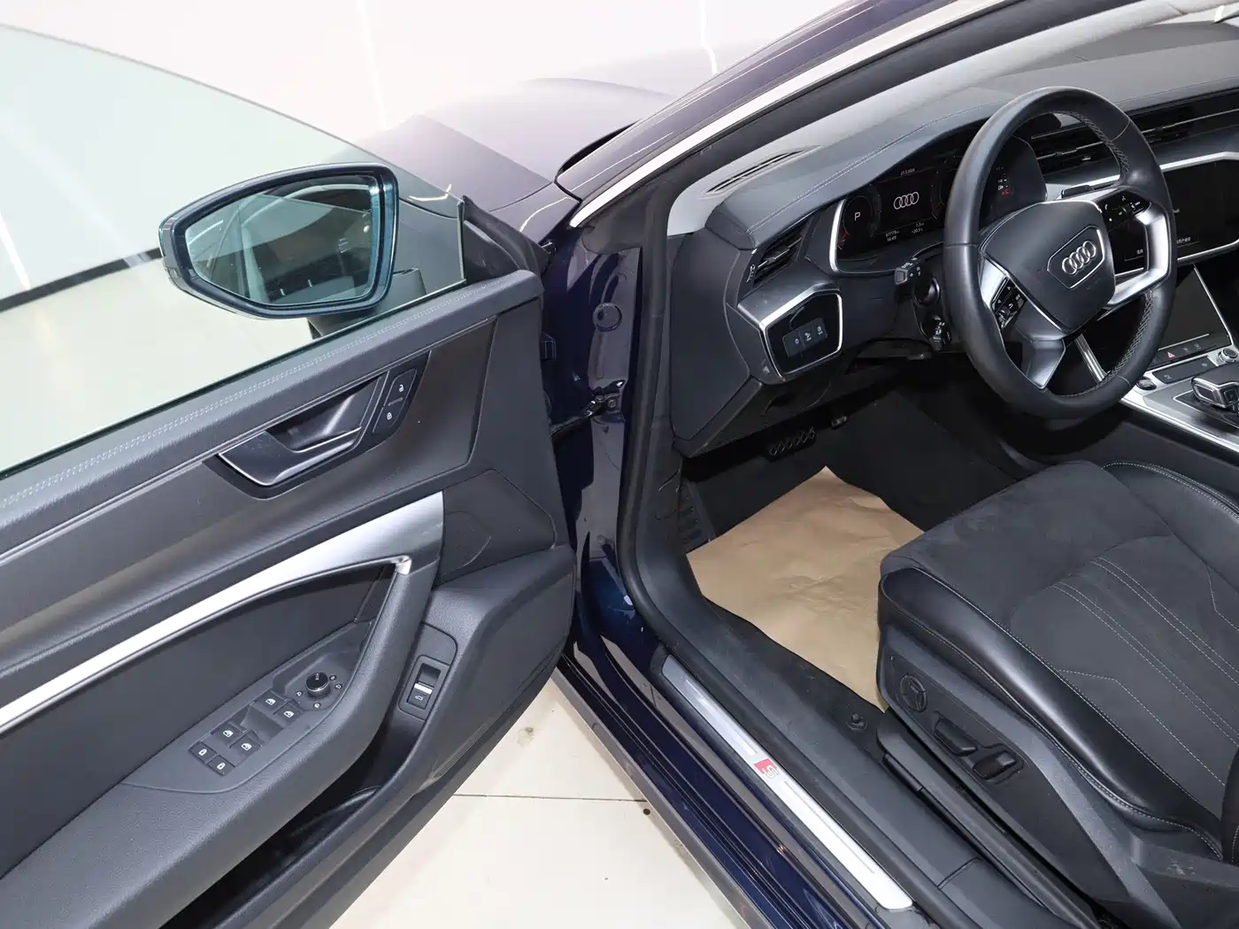 Audi A7L 2024 45TFSI S-line Dream Edition Crystal Package фото 14