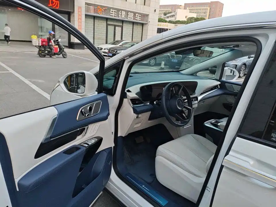 Buick Century 2025 2025 2.0T 7-Seater World Edition